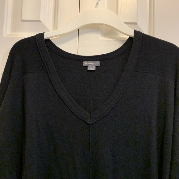 Eddie Bauer black deep v-neck sweater - Picture 2 of 5